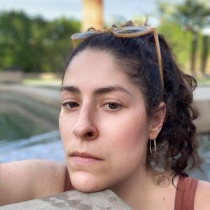 Meet your Posher, Chloe